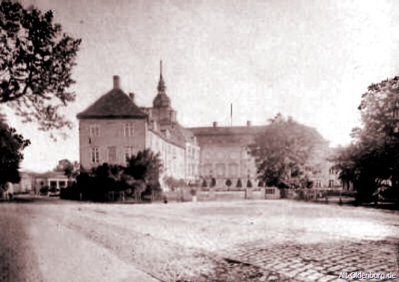 https://www.alt-oldenburg.de/images/1870-schloss-innenhof-a_579.jpg